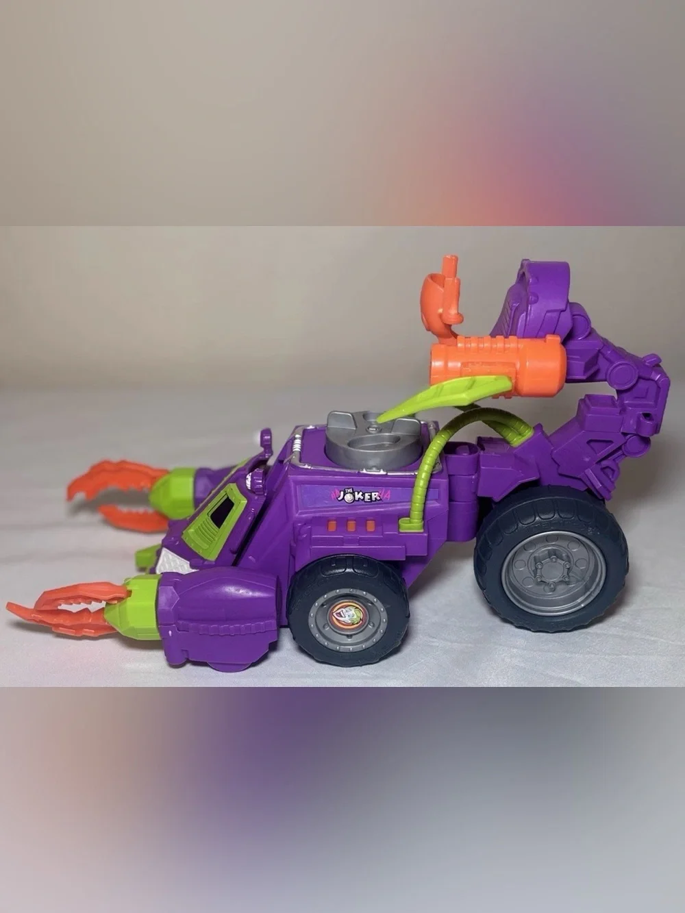 Imaginext DC Super Friends Joker Scorpion Battle Vehicle with Joker Figure